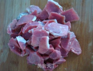 毛芹炒肉的做法步骤：1