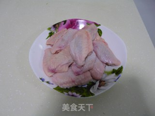 啤酒鸡翅的做法步骤：1