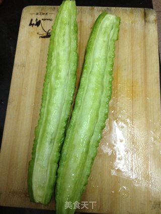 豆豉苦瓜的做法步骤：3