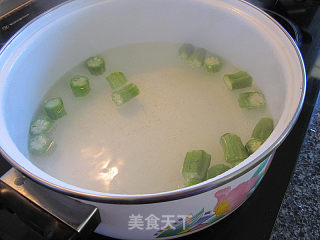 海鲜秋葵乌冬面的做法步骤：3