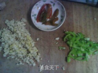 清蒸鱼的做法步骤：1