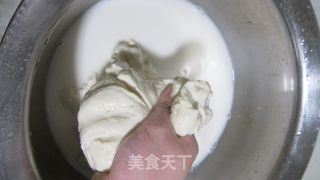 层层“洗礼”后的美味—— 红油卤肉面筋~的做法步骤：3