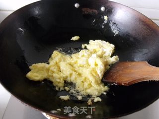 鸡菇炒鸡蛋的做法步骤：2