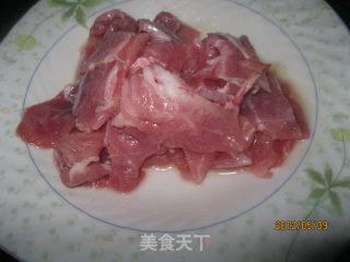 腐竹炒肉的做法步骤：2