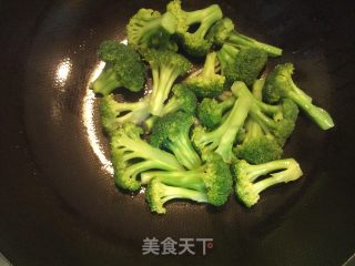 虾仁西兰花的做法步骤：5