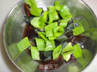 香椿皮蛋拌豆腐的做法步骤：3