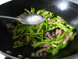 徽里乡人的一道小菜（给妈妈的节日礼物）--徽茶干青椒肉丝的做法步骤：10