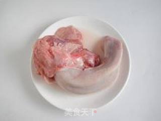 为炎热的夏天准备一锅好卤—卤水猪舌的做法步骤：1