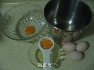 戚风蛋糕的做法步骤：1