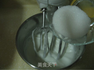 戚风蛋糕的做法步骤：10