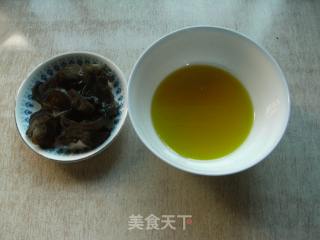 【最适合夏天食用的家常小菜】炝拌酸辣土豆丝的做法步骤：2