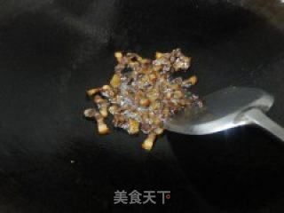 蒜心炒腊肉的做法步骤：3