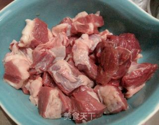 土豆西红柿焖牛腩的做法步骤：1