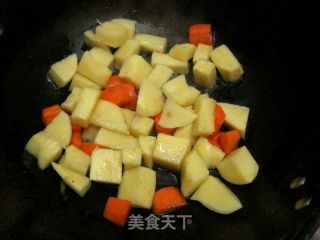 土豆西红柿焖牛腩的做法步骤：5