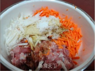 千张肉卷的做法步骤：1