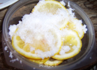 柠檬蜂蜜冰红茶的做法步骤：1