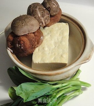 香菇豆腐煲的做法步骤：1