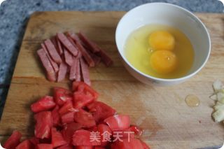 蛋包番茄奶酪火腿的做法步骤：2