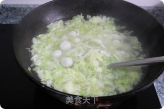 包菜烹汤团的做法步骤：13
