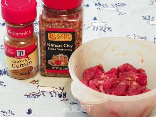 牙签牛肉串的做法步骤：1