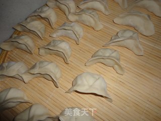 香椿扇贝水煎饺的做法步骤：8