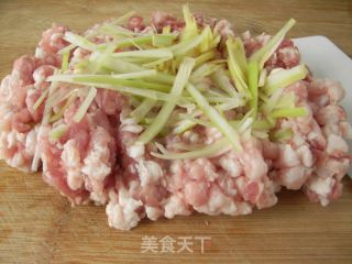 【最适合夏天解馋的美食】炸三鲜萝卜盒子的做法步骤：4