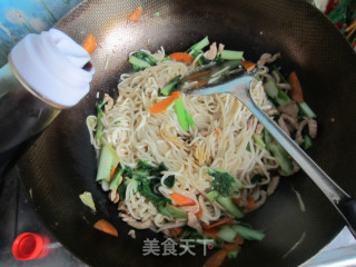 青菜肉丝炒面的做法步骤：10