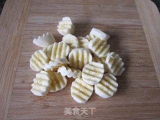 我的健康早餐~~牛奶香蕉全谷糠麸的做法步骤：2
