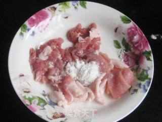 杏鲍菇鲥虾肉片豆腐汤的做法步骤：2