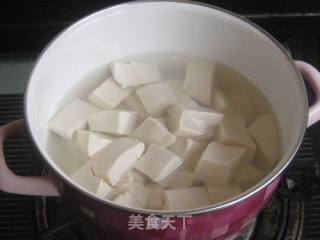 杏鲍菇鲥虾肉片豆腐汤的做法步骤：5
