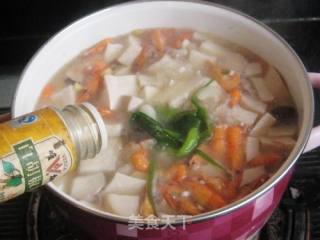 杏鲍菇鲥虾肉片豆腐汤的做法步骤：11