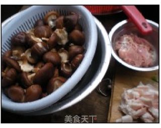 香菇炒肉的做法步骤：1