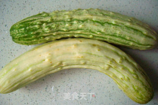 黑木耳炝黄瓜的做法步骤：2