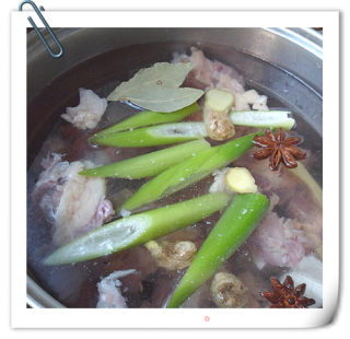 番茄牛肉面的做法步骤：4