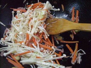 培根杂疏炒米粉的做法步骤：10