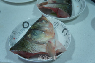 湖南名菜--剁椒鱼头的做法步骤：6