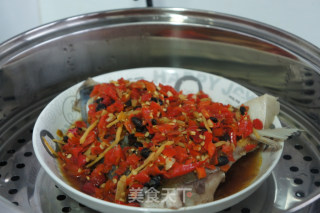 湖南名菜--剁椒鱼头的做法步骤：7
