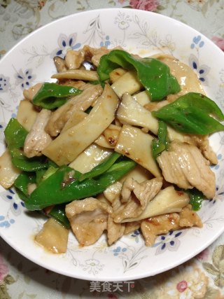 青椒杏鲍菇炒肉片的做法步骤：9