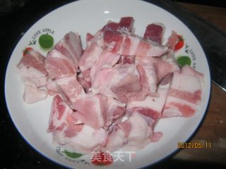 家常红烧肉的做法步骤：1