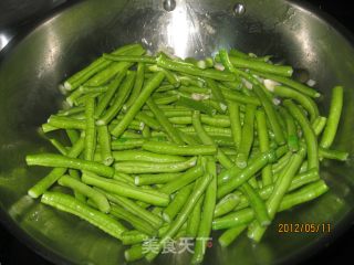素焖豆角的做法步骤：2