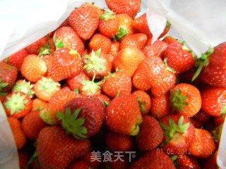 草莓酒的做法步骤：1