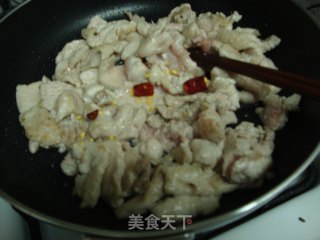 芹菜炒肉片的做法步骤：5