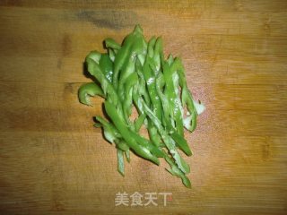 尖椒豆皮的做法步骤：2