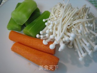 莴笋呛拌三素的做法步骤：1