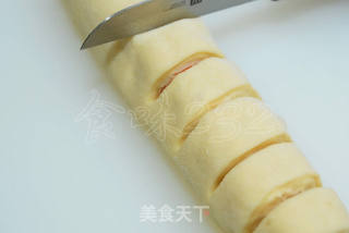 梅花香葱热狗的做法步骤：5