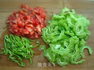 素炒苦瓜的做法步骤：3