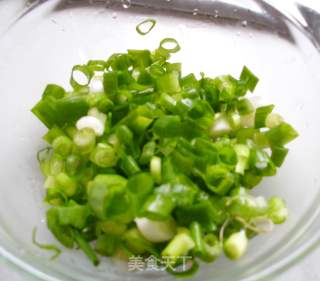 葱油拌面的做法步骤：1