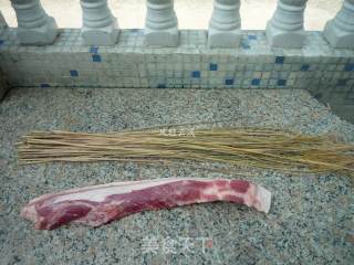 稻草捆猪肉的做法步骤：1
