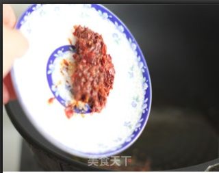 绝对让嗜肉一族也爱上的下酒小素菜——麻香干煸豆干的做法步骤：3