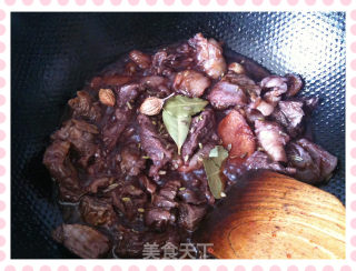红酒炖牛肉的做法步骤：3